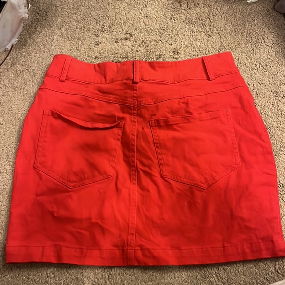 Red jean skirt - Picture 2 of 5